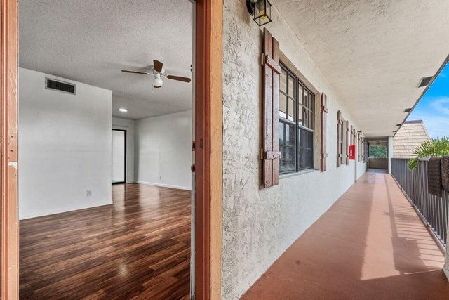 4151 Oak Terrace Drive, Greenacres, FL 33463