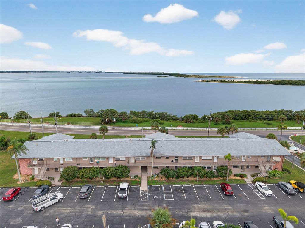 2 CAUSEWAY BOULEVARD 101, Dunedin, FL 34698