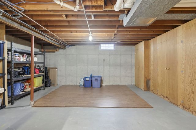 1051 Wren Avenue Se, East Grand Rapids, MI 49506