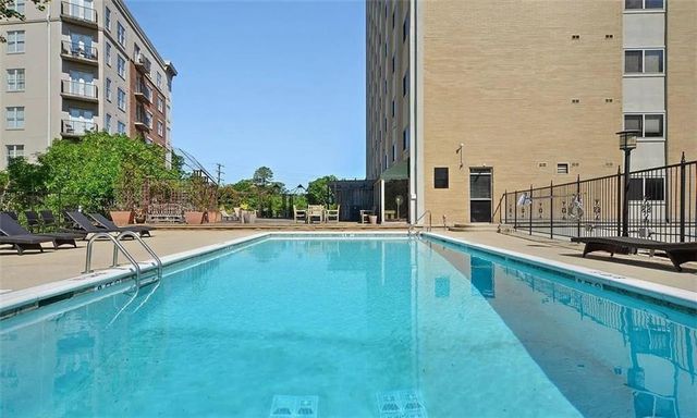 2285 Peachtree Road NE, Atlanta, GA 30309