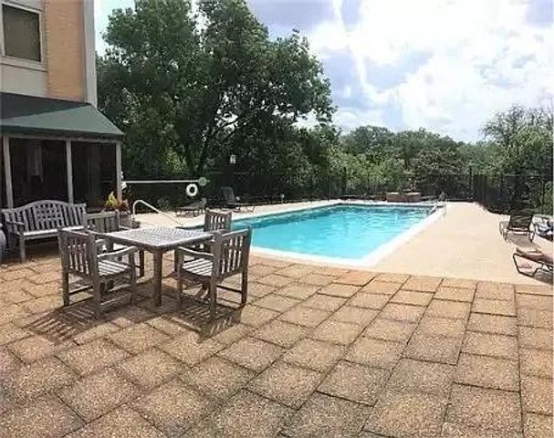 2285 Peachtree Road NE, Atlanta, GA 30309
