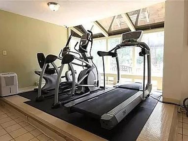 2285 Peachtree Road NE, Atlanta, GA 30309