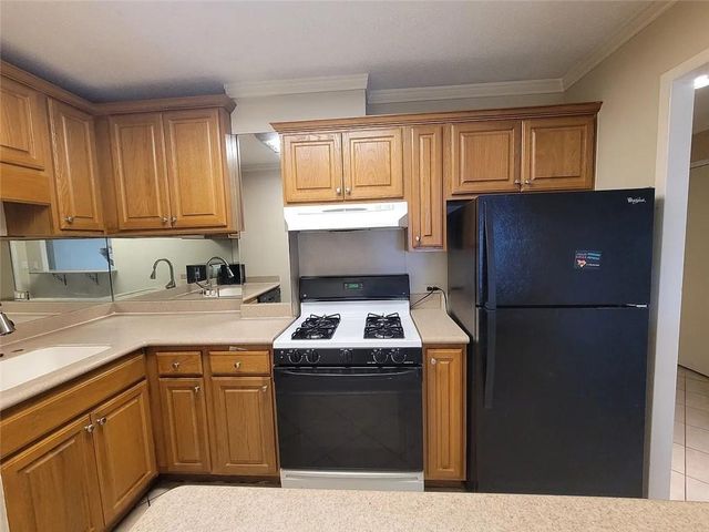 2285 Peachtree Road NE, Atlanta, GA 30309