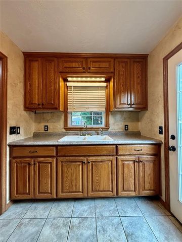 2128 Carlisle Road, Oklahoma City, OK 73120