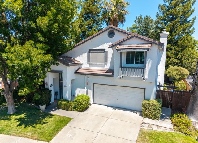 9501 Portside Ln, Elk Grove, CA 95758