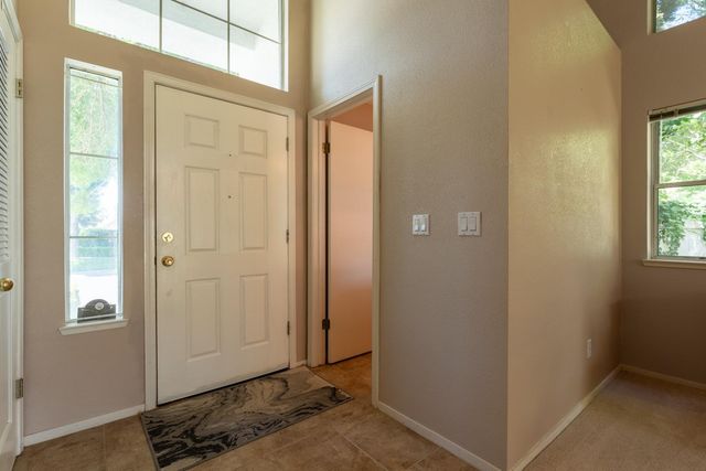 9501 Portside Ln, Elk Grove, CA 95758