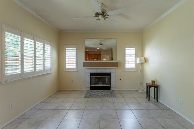 9501 Portside Ln, Elk Grove, CA 95758