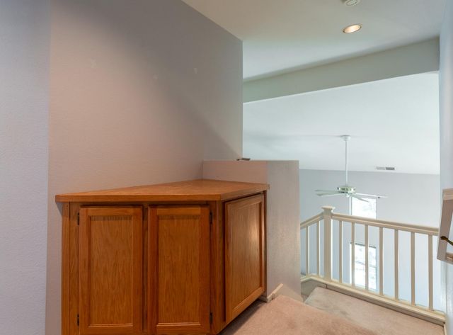 9501 Portside Ln, Elk Grove, CA 95758