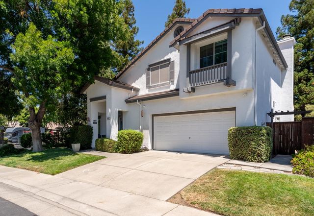 9501 Portside Ln, Elk Grove, CA 95758