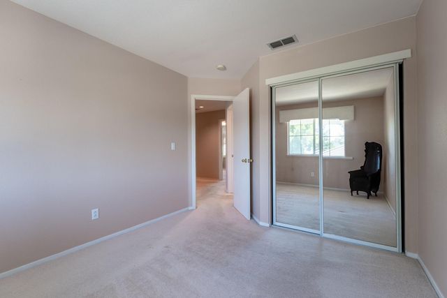 9501 Portside Ln, Elk Grove, CA 95758