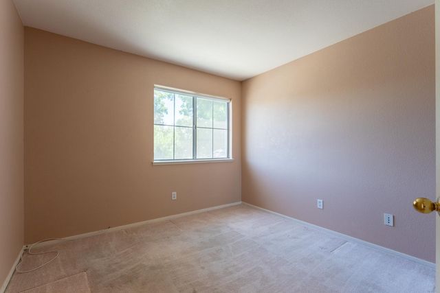 9501 Portside Ln, Elk Grove, CA 95758