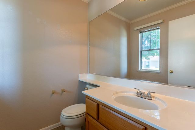 9501 Portside Ln, Elk Grove, CA 95758