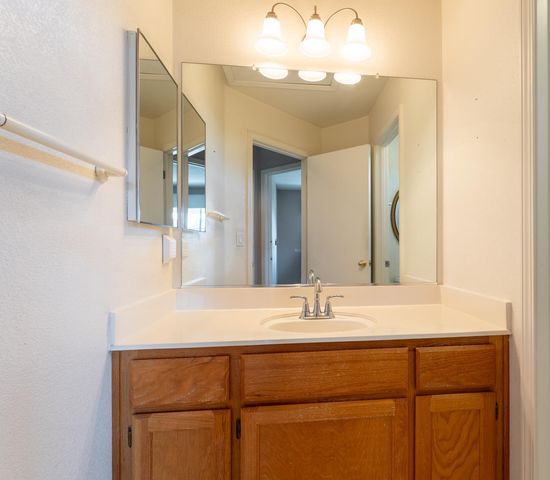 9501 Portside Ln, Elk Grove, CA 95758