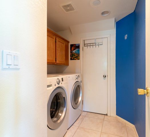 9501 Portside Ln, Elk Grove, CA 95758