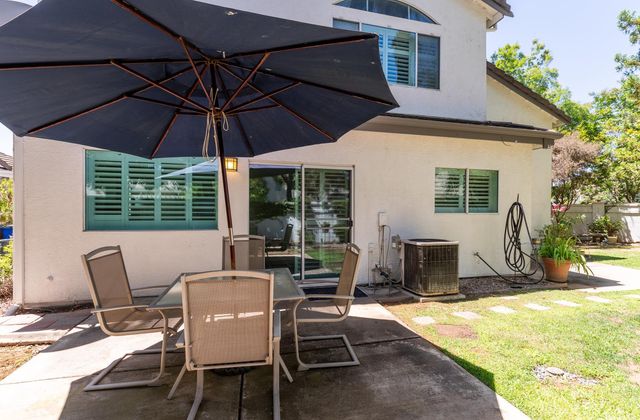 9501 Portside Ln, Elk Grove, CA 95758