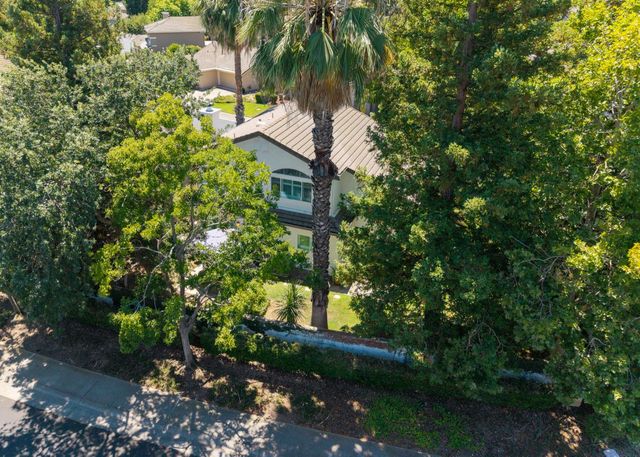 9501 Portside Ln, Elk Grove, CA 95758