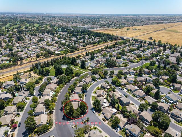 9501 Portside Ln, Elk Grove, CA 95758