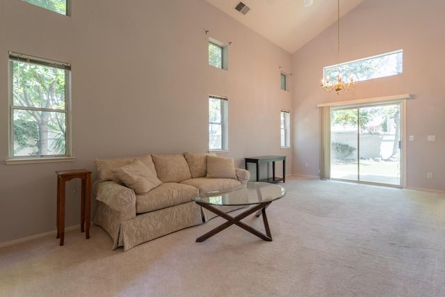 9501 Portside Ln, Elk Grove, CA 95758