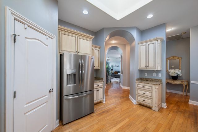 210 Bedrock Dr, White House, TN 37188