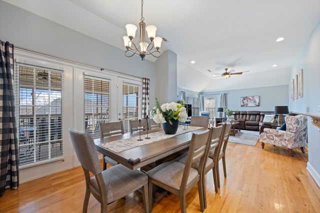 210 Bedrock Dr, White House, TN 37188