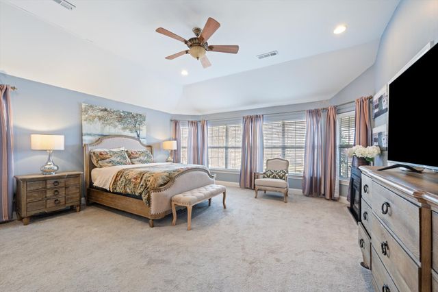 210 Bedrock Dr, White House, TN 37188