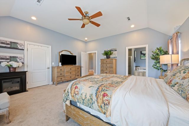 210 Bedrock Dr, White House, TN 37188