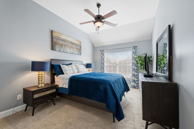 210 Bedrock Dr, White House, TN 37188