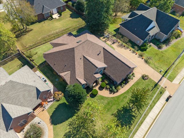 210 Bedrock Dr, White House, TN 37188