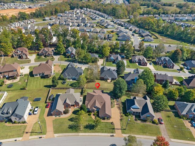 210 Bedrock Dr, White House, TN 37188