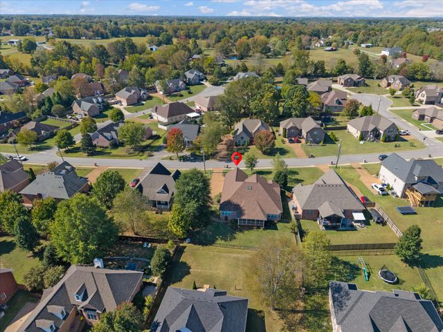 210 Bedrock Dr, White House, TN 37188