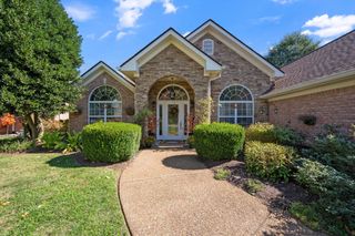210 Bedrock Dr, White House, TN 37188