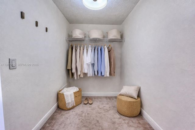 600 NE 36th St 1921, Miami, FL 33137