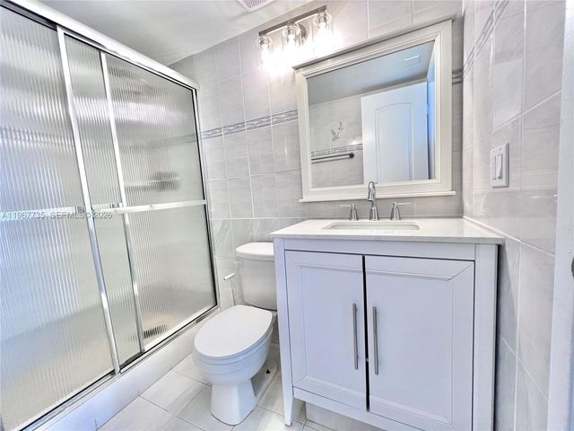 600 NE 36th St 1921, Miami, FL 33137