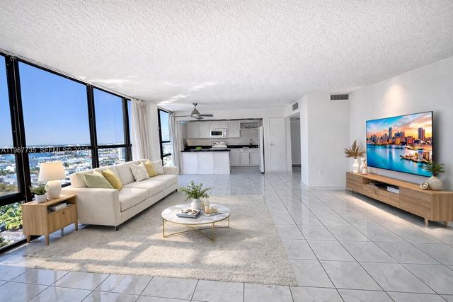 600 NE 36th St 1921, Miami, FL 33137