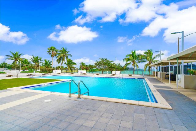 600 NE 36th St 1921, Miami, FL 33137