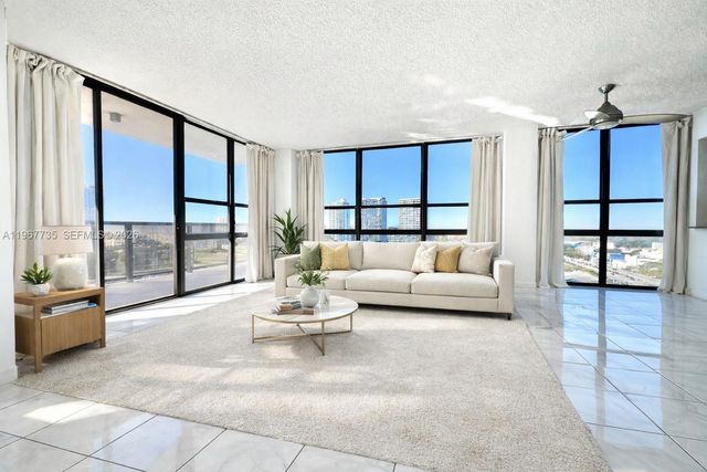 600 NE 36th St 1921, Miami, FL 33137