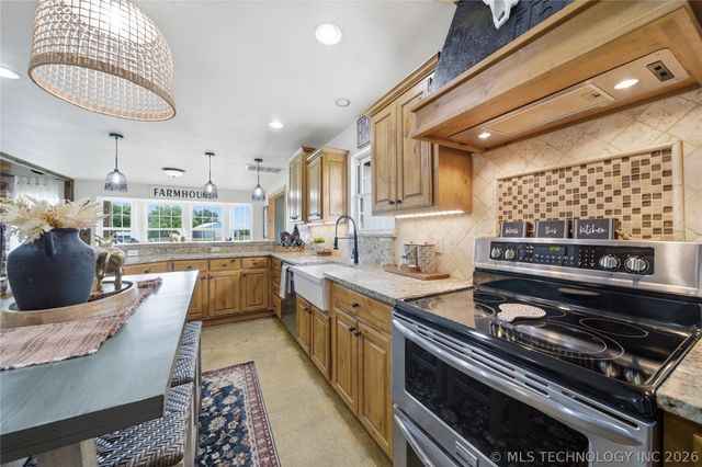 15525 S 149th East Avenue, Bixby, OK 74008