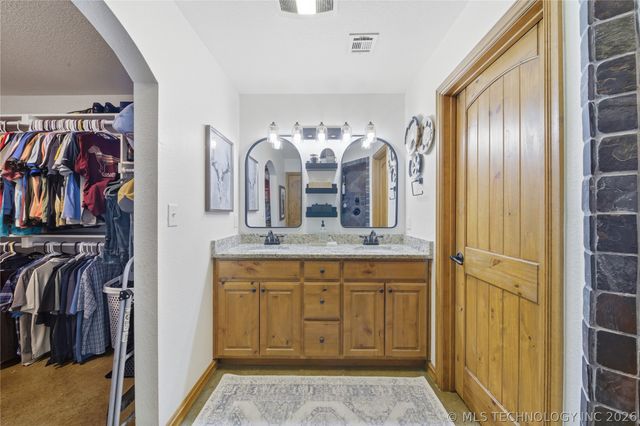 15525 S 149th East Avenue, Bixby, OK 74008