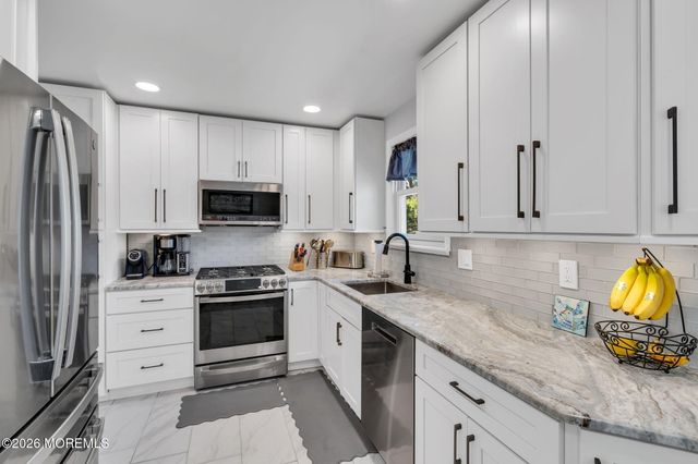 6 Tulip Court, Jackson, NJ 08527