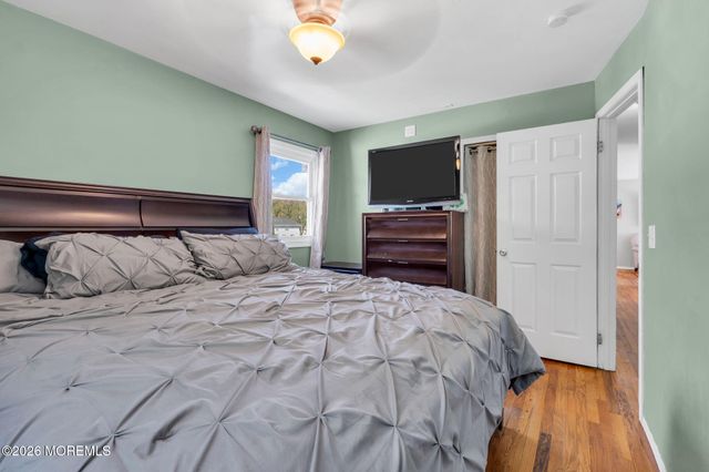 6 Tulip Court, Jackson, NJ 08527