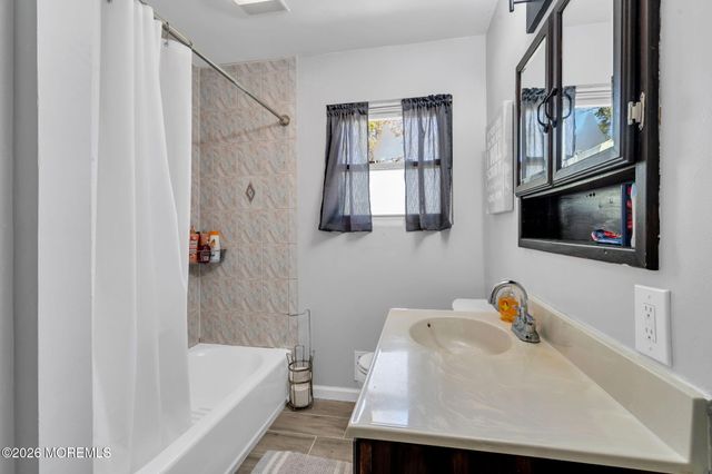6 Tulip Court, Jackson, NJ 08527