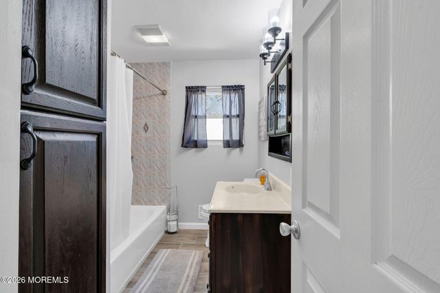 6 Tulip Court, Jackson, NJ 08527