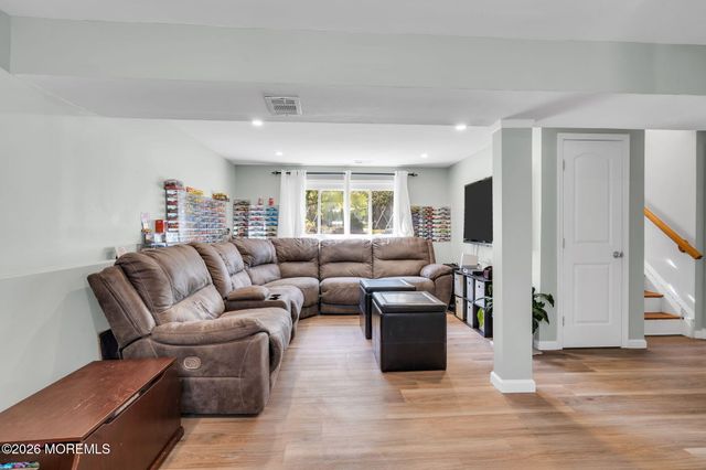 6 Tulip Court, Jackson, NJ 08527