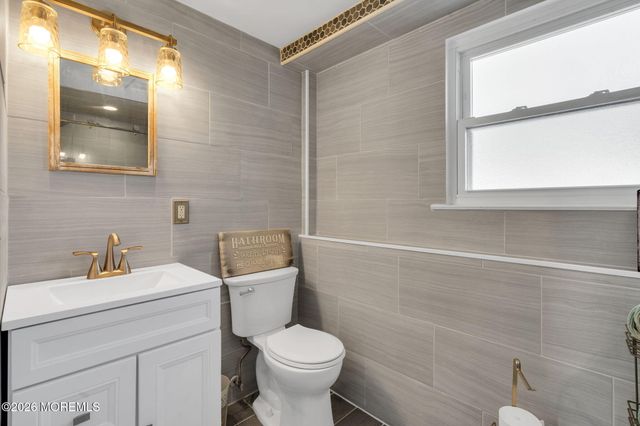 6 Tulip Court, Jackson, NJ 08527