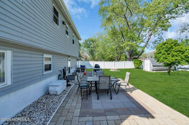 6 Tulip Court, Jackson, NJ 08527