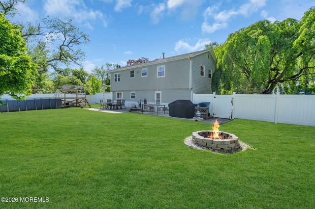 6 Tulip Court, Jackson, NJ 08527