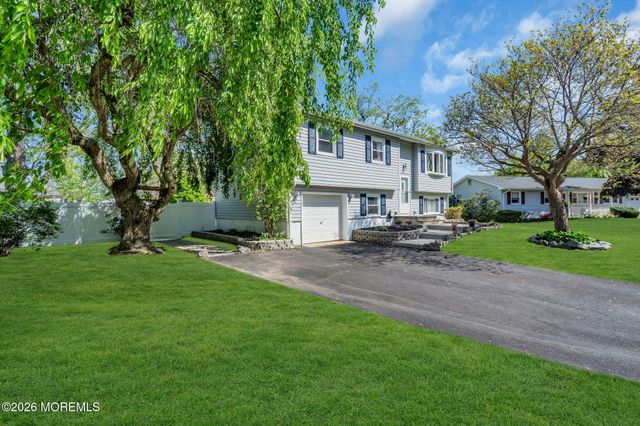 6 Tulip Court, Jackson, NJ 08527