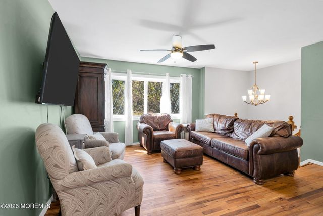 6 Tulip Court, Jackson, NJ 08527