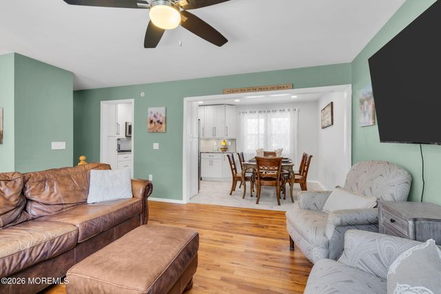 6 Tulip Court, Jackson, NJ 08527