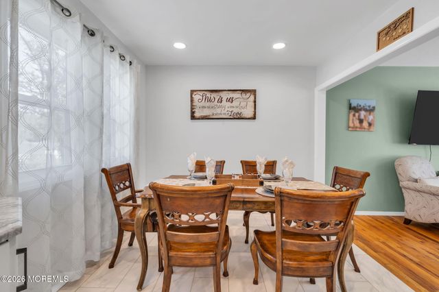 6 Tulip Court, Jackson, NJ 08527